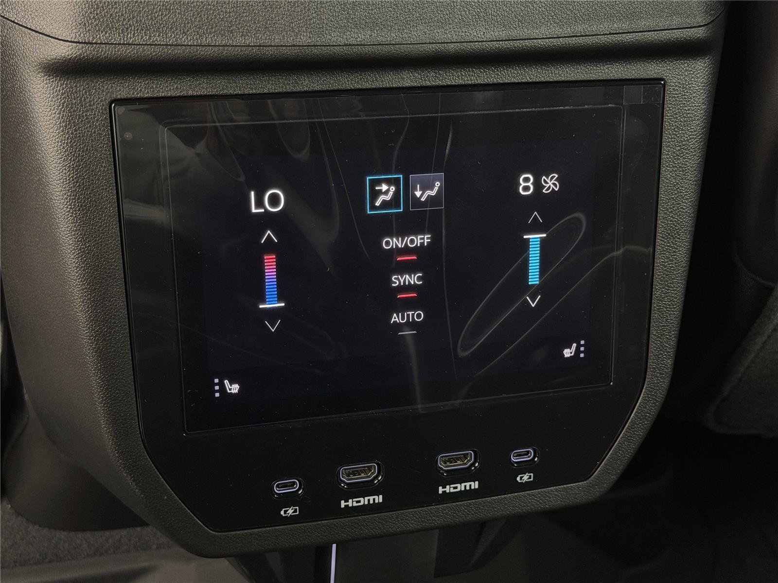 2026 GMC Yukon AT4 Ultimate - Photo 24