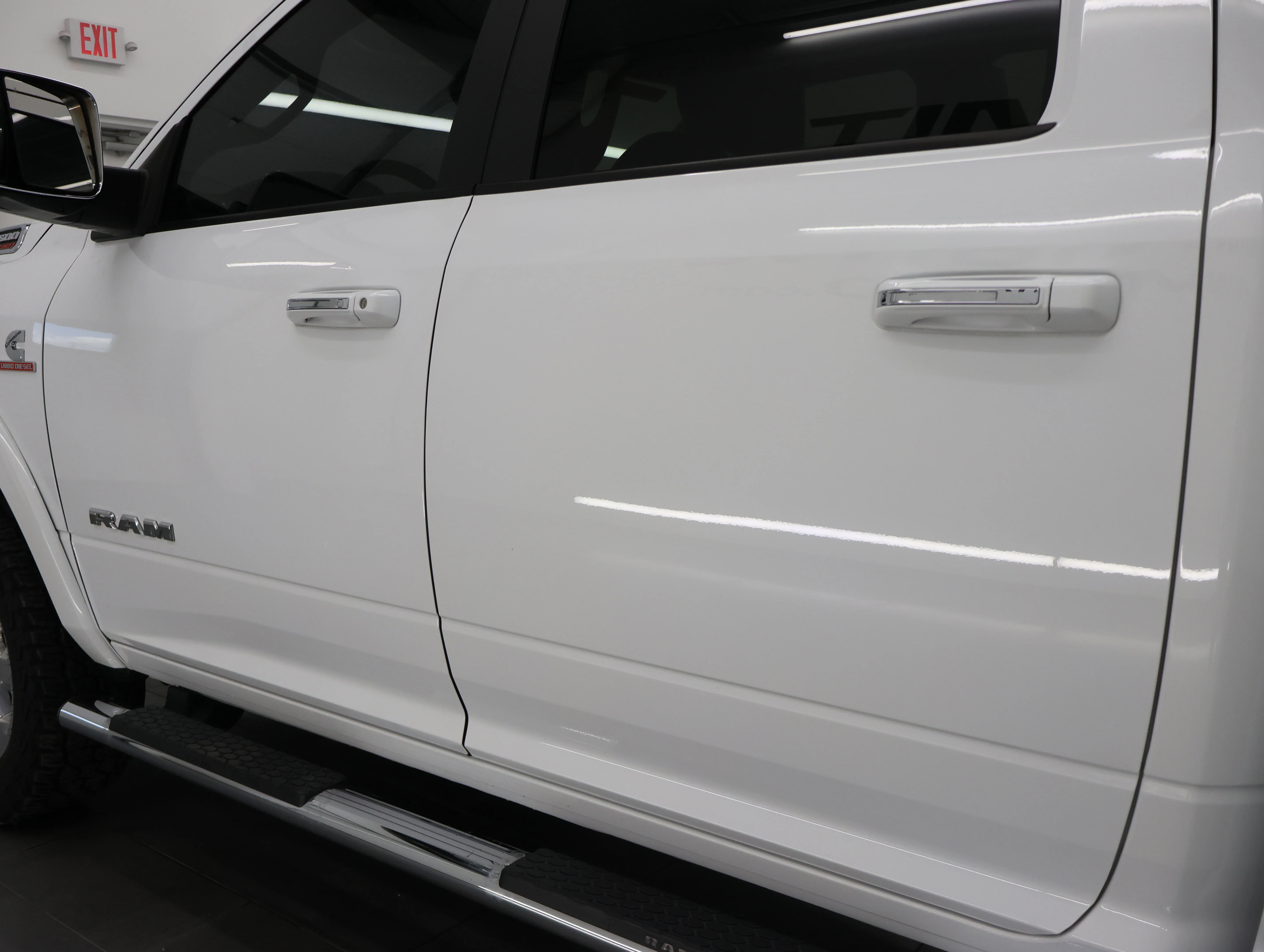 Used 2020 Bright White Clearcoat Ram Laramie image 33