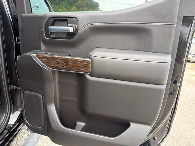 Used 2022 Black GMC Elevation image 26