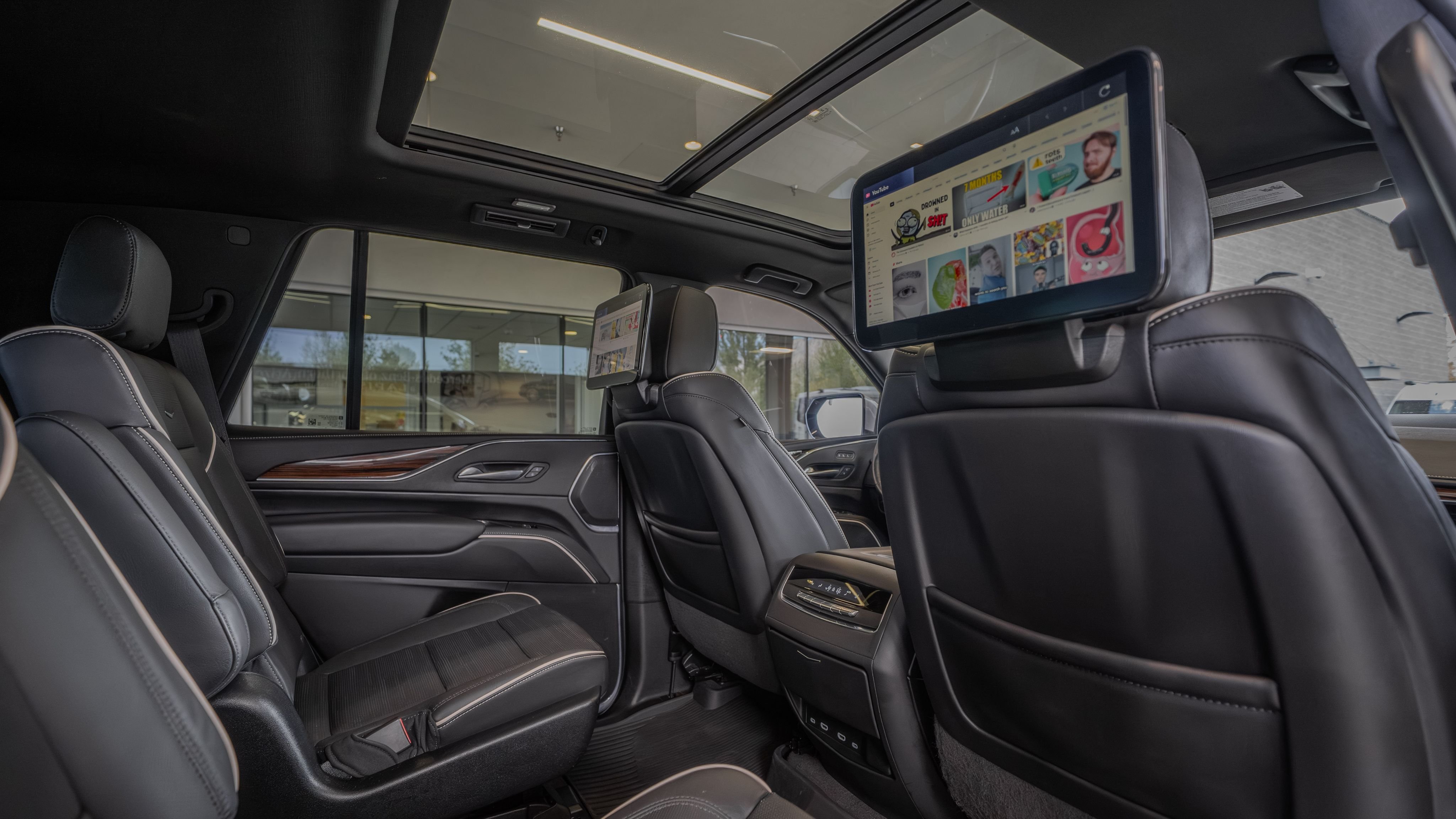 Used 2023 Crystal White Tricoat Cadillac Premium Luxury image 28