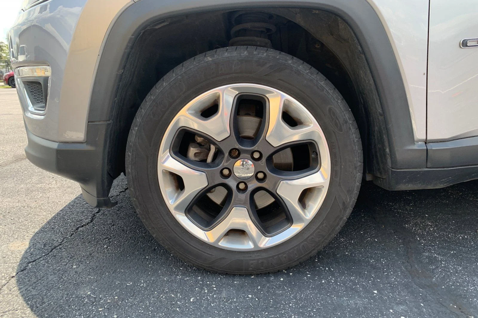 Used 2018 Silver Jeep Limited image 7