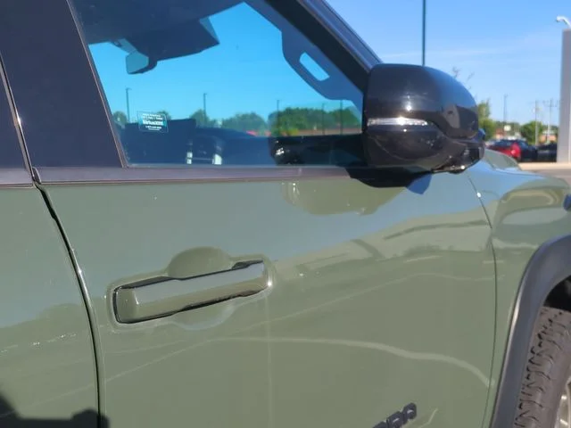 Used 2022 Green Toyota SR5 image 9