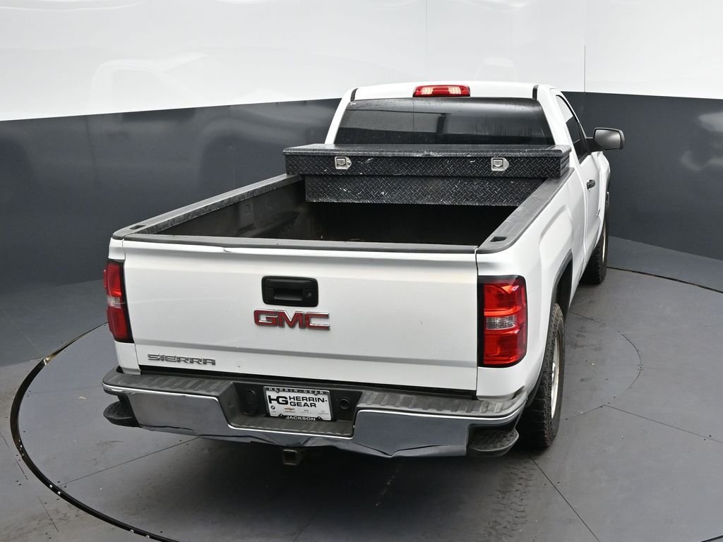 Used 2016 White GMC Base image 29