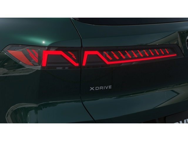 New 2027 Vancouver Green Metallic BMW  image 8