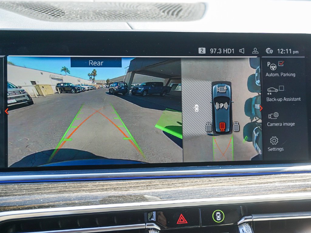 Used 2021 Gray BMW xDrive40i image 24
