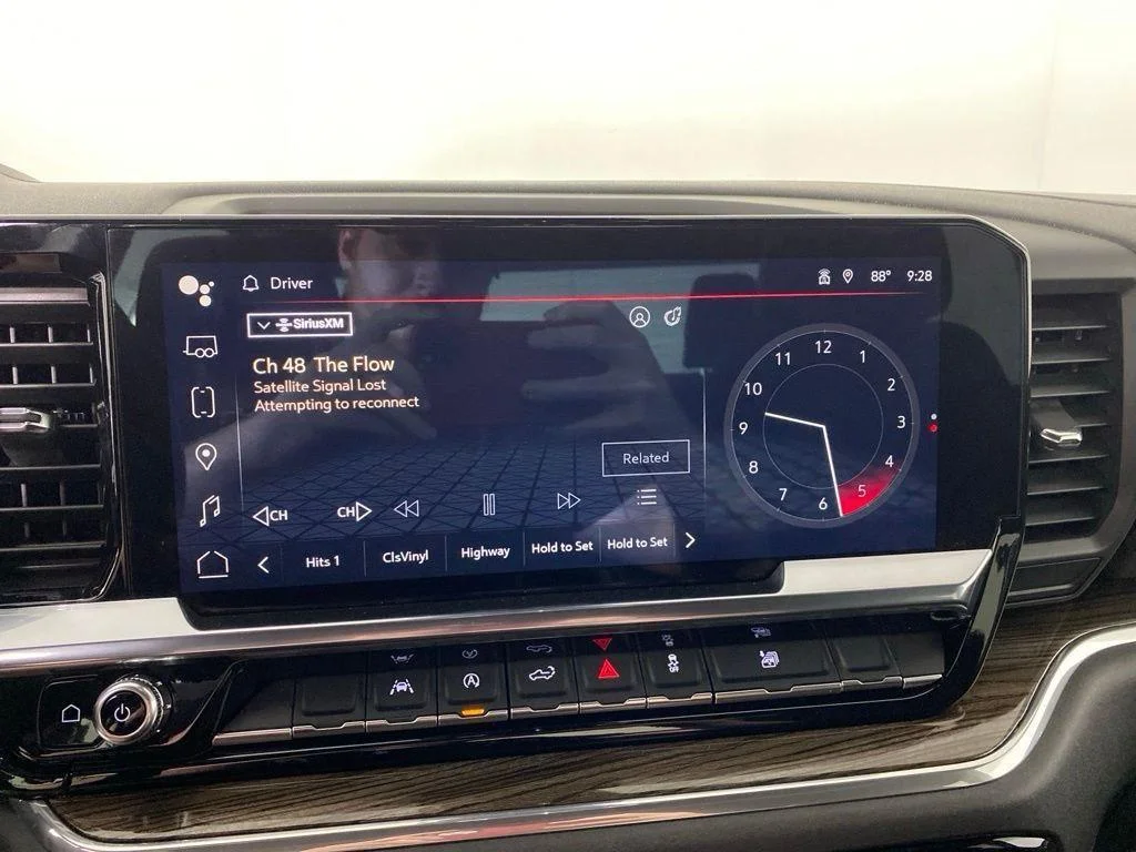 Used 2024 Summit White GMC Elevation image 16