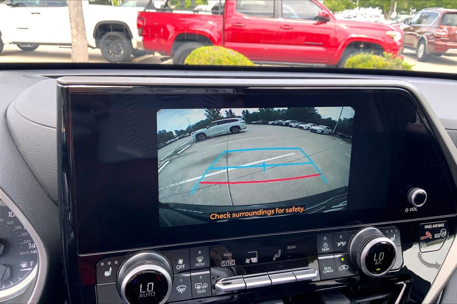 2026 Toyota Highlander XLE - Photo 29
