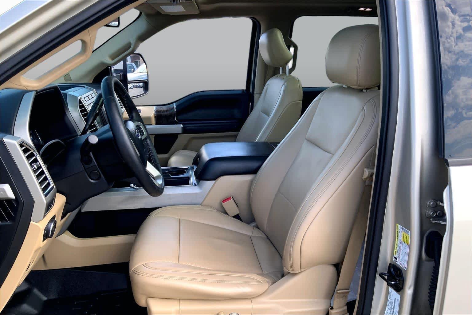 Used 2017 White Gold Ford Lariat image 7