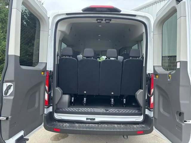 New 2024 White Ford Medium Roof Pass. XLT AWD image 10