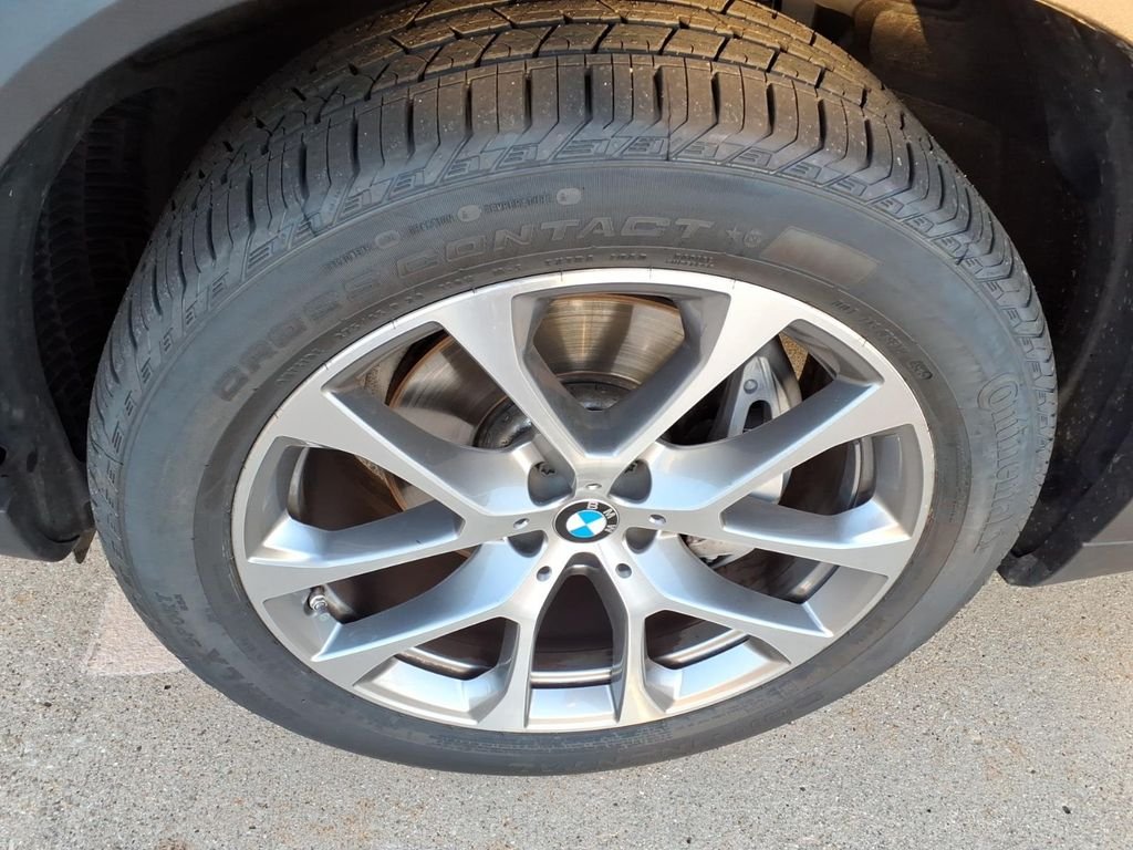 Used 2025 Tanzanite Blue II Metallic BMW xDrive40i image 18