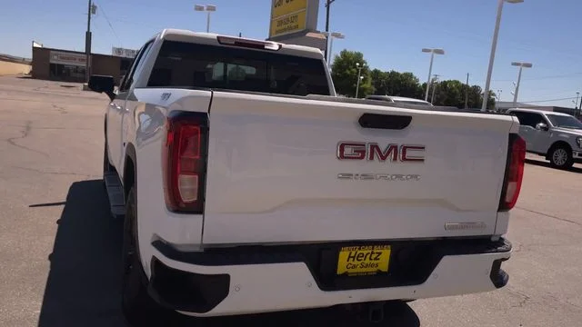Used 2024 White GMC Elevation image 8