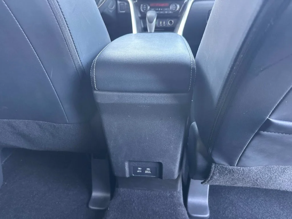 Used 2025 Alloy Silver Metallic Mitsubishi  image 19