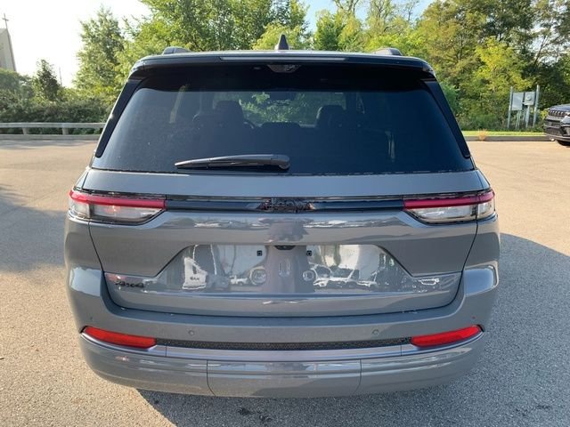 New 2027 Sting-Gray Clearcoat Jeep Limited Reserve image 3