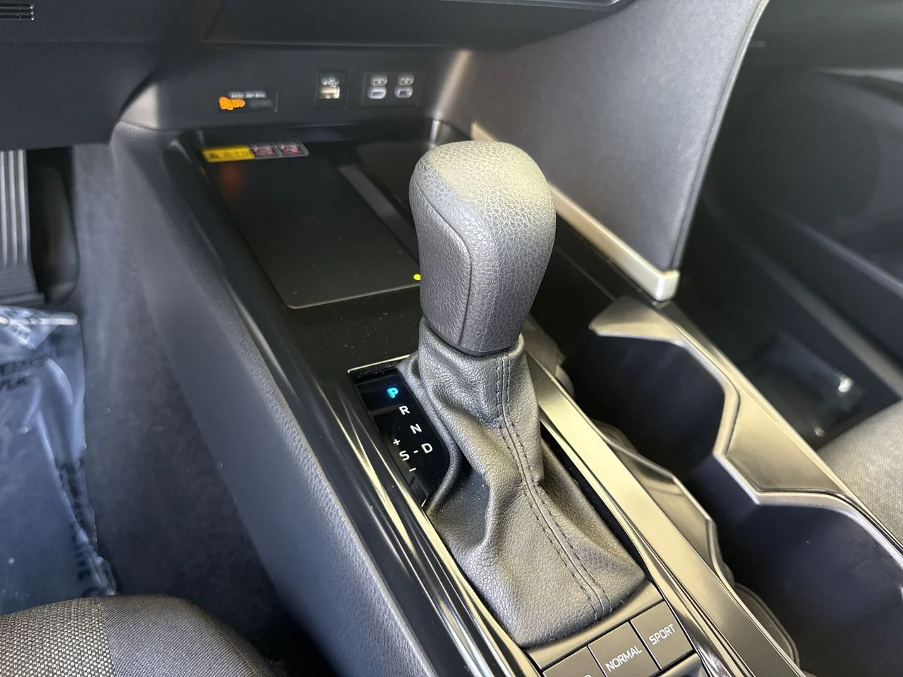 Used 2025 Ocean Gem Toyota LE image 16