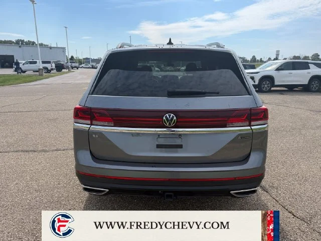 Used 2024 Gray Volkswagen 2.0T SE w/Technology image 6