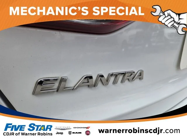Used 2017 White Hyundai SE image 12