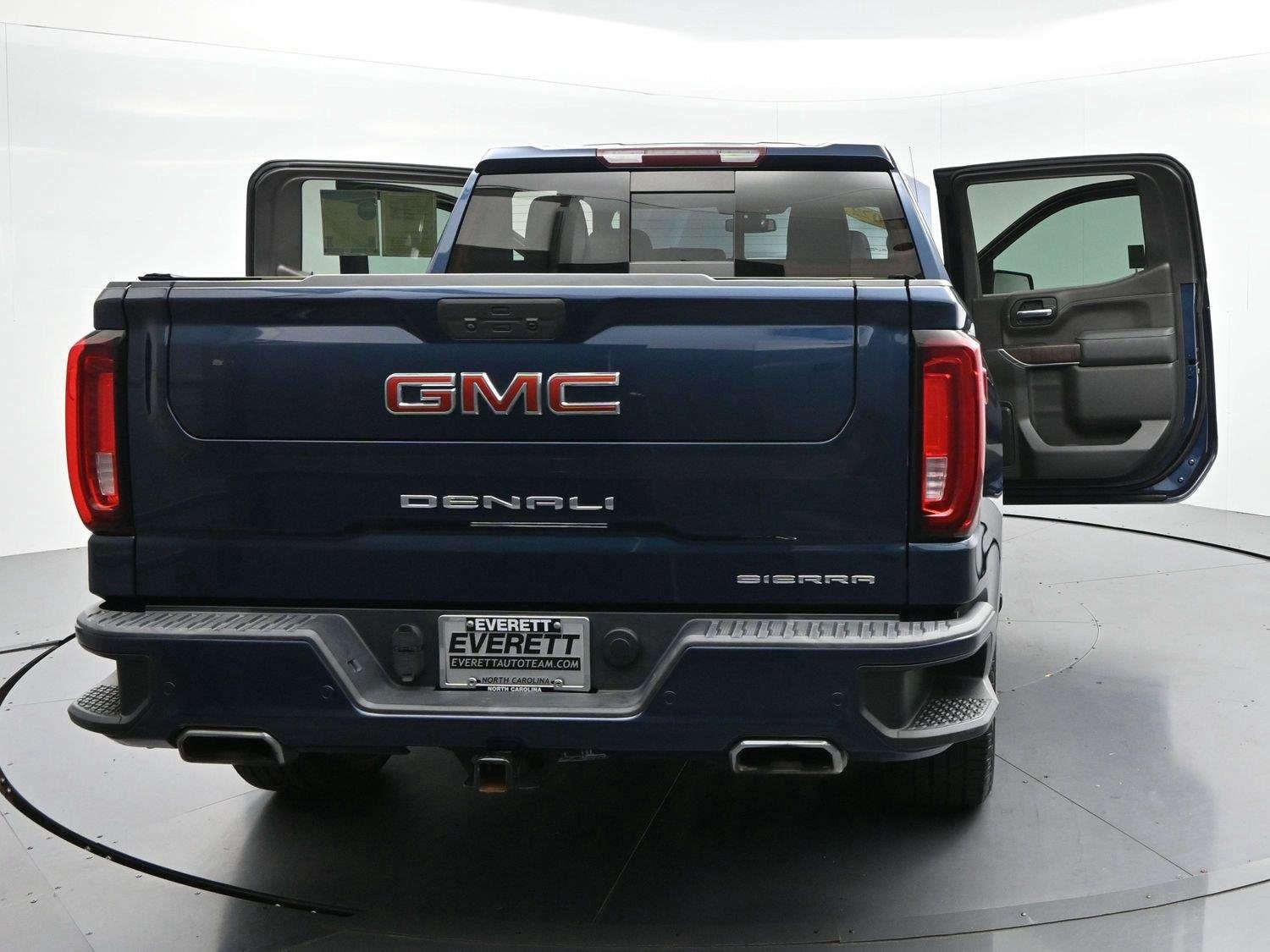 Used 2022 PACIFIC BLUE METALLIC GMC Denali image 44