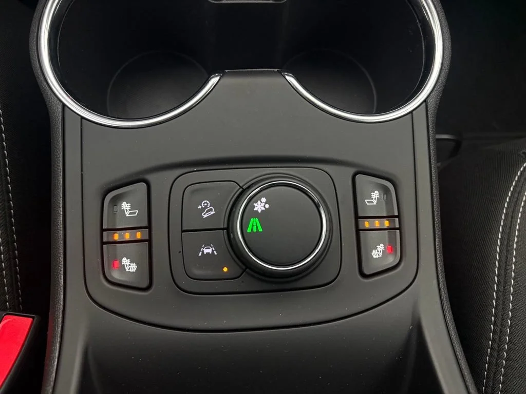 Used 2023 Summit White GMC SLE image 26