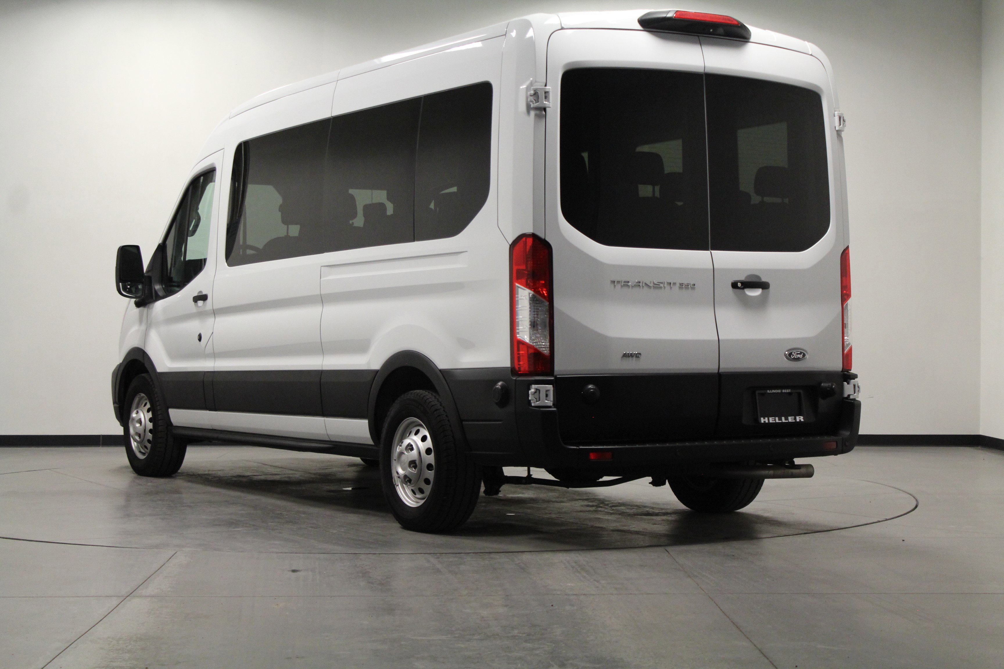 2024 Ford Transit Passenger Van XL - Photo 6