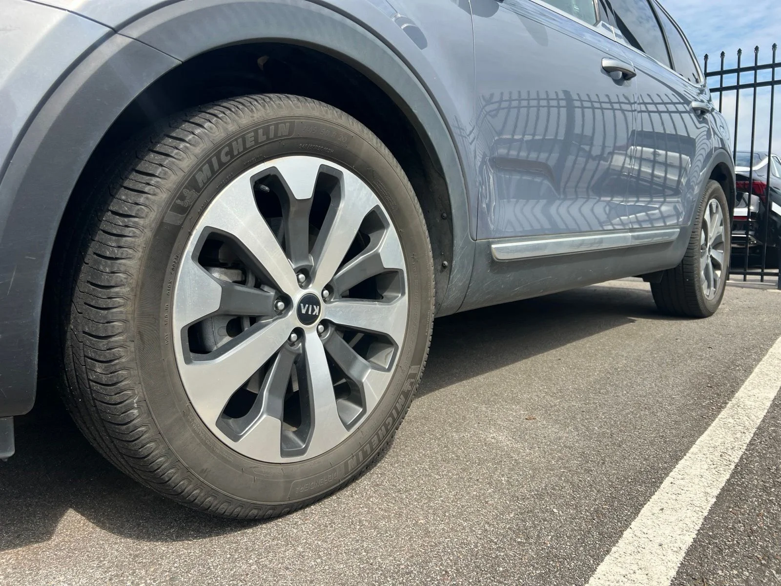 Used 2020 Silver Kia S image 3