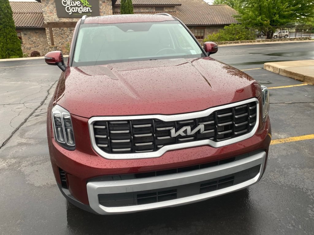Used 2024 Dawning Red Kia S image 5
