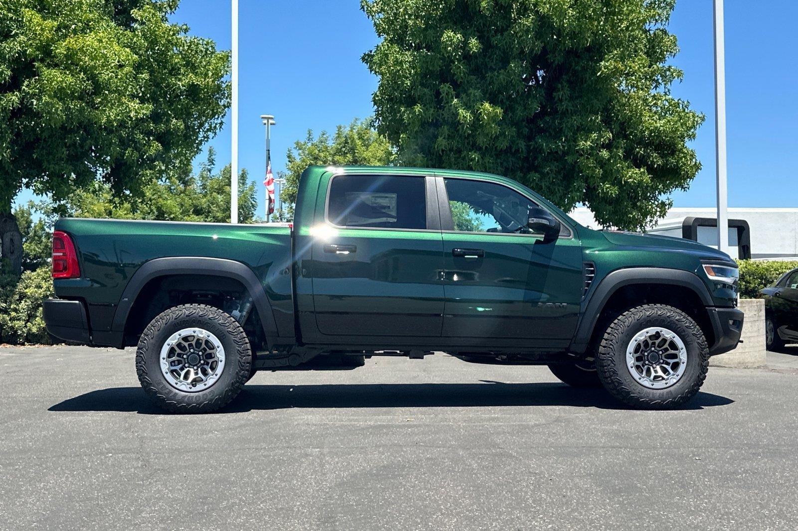 New 2026 Serrano Green Metallic Ram RHO image 3