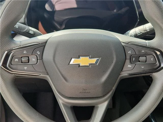 Used 2025 White Chevrolet LT Front-Wheel Drive image 20