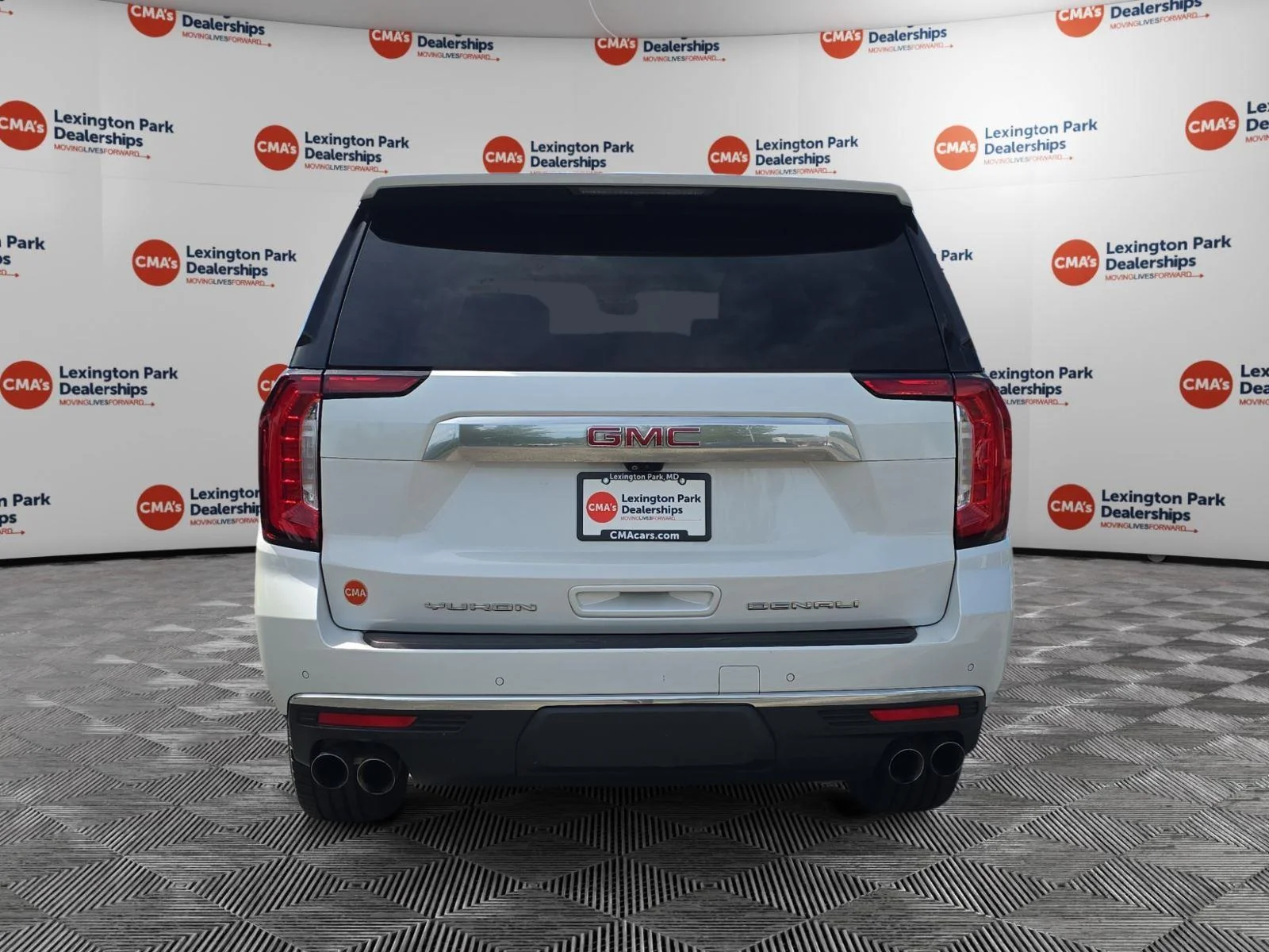 Used 2021 White Frost Tricoat GMC Denali image 6