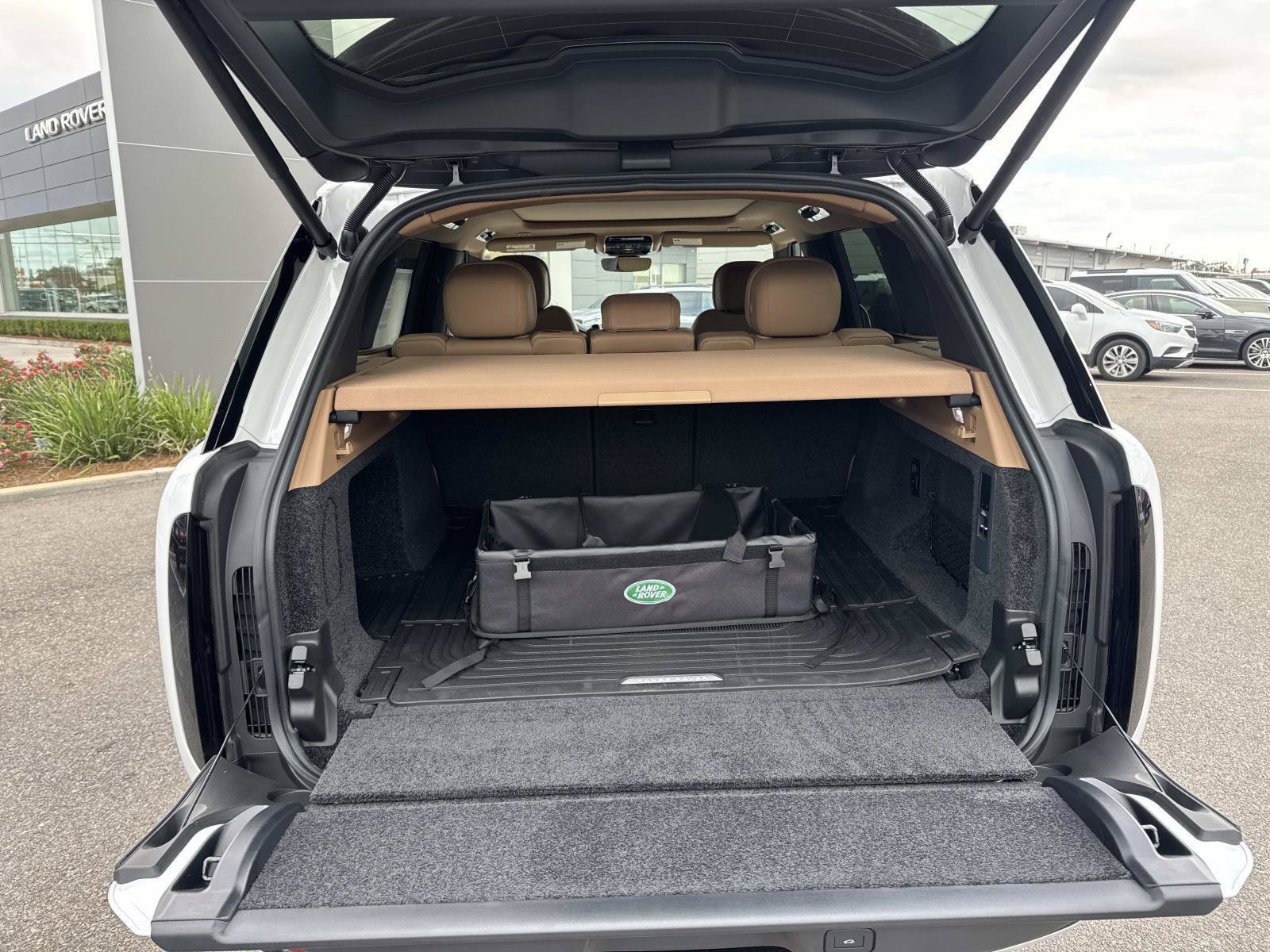 2026 Land Rover Range Rover SE - Photo 7