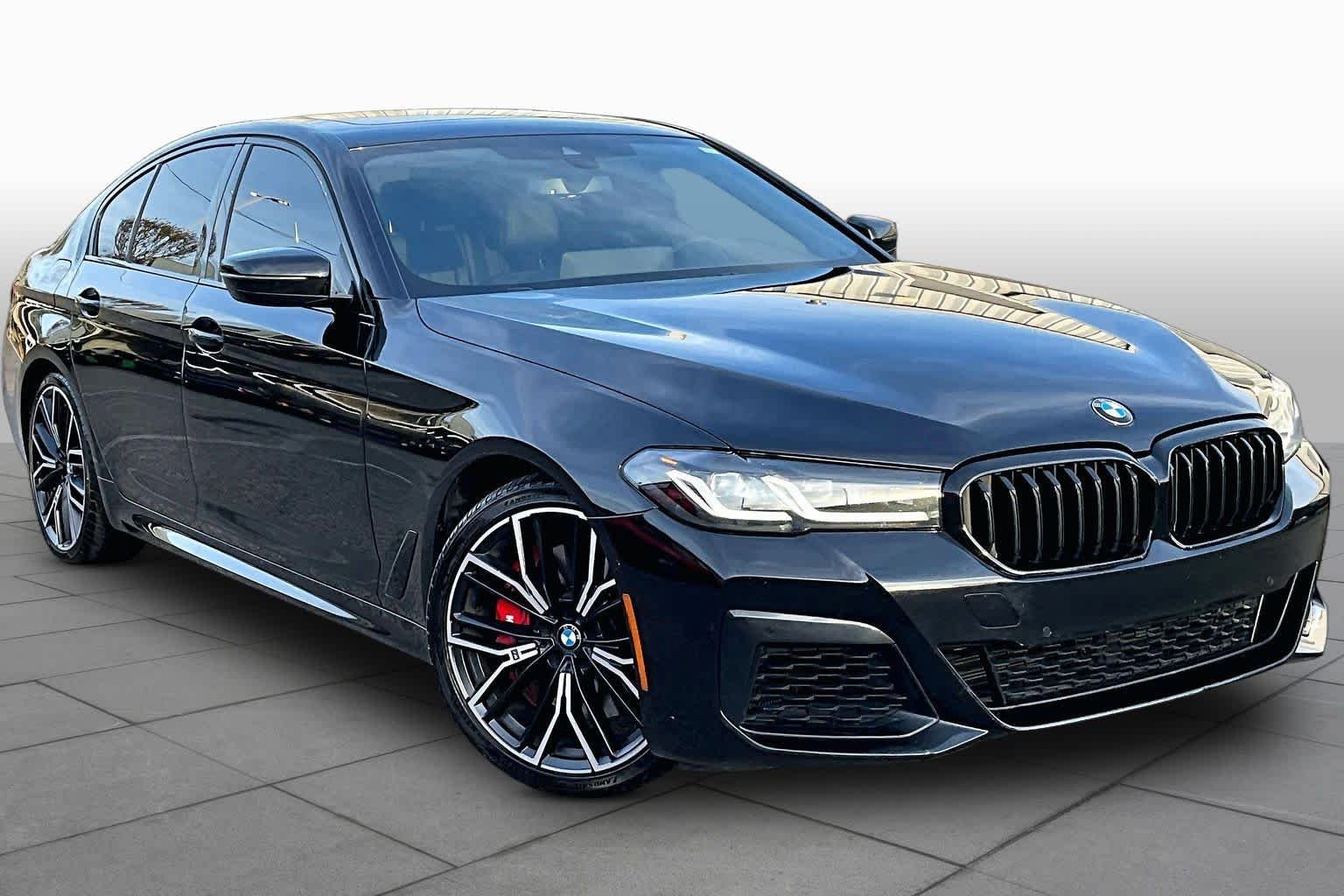 Used 2022 Black Sapphire Metallic BMW 540i image 2