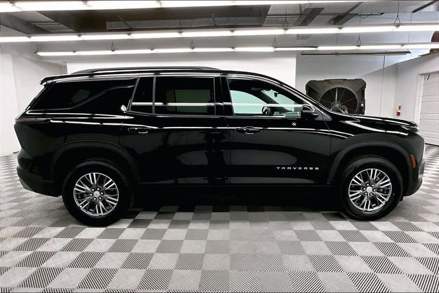 Used 2025 Mosaic Black Metallic Chevrolet LT image 15