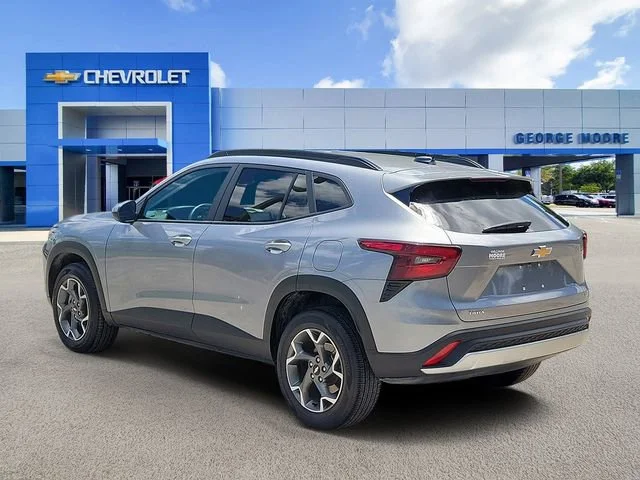 2025 Chevrolet Trax LT - Photo 3