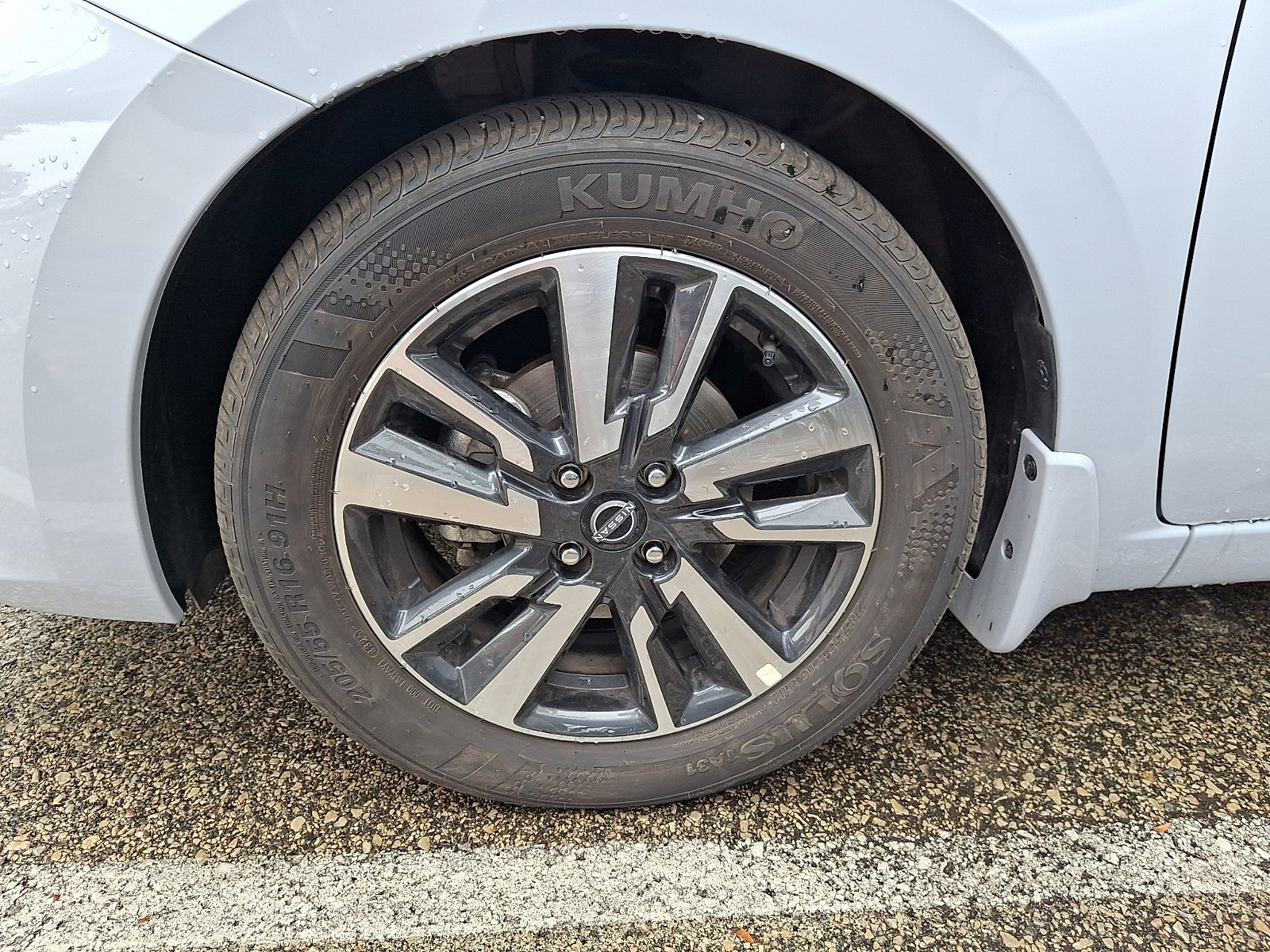 Used 2025 Gray Sky Pearl Nissan SV image 2