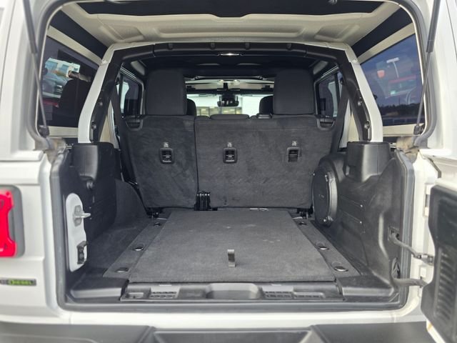Used 2021 White Jeep Unlimited Rubicon image 12