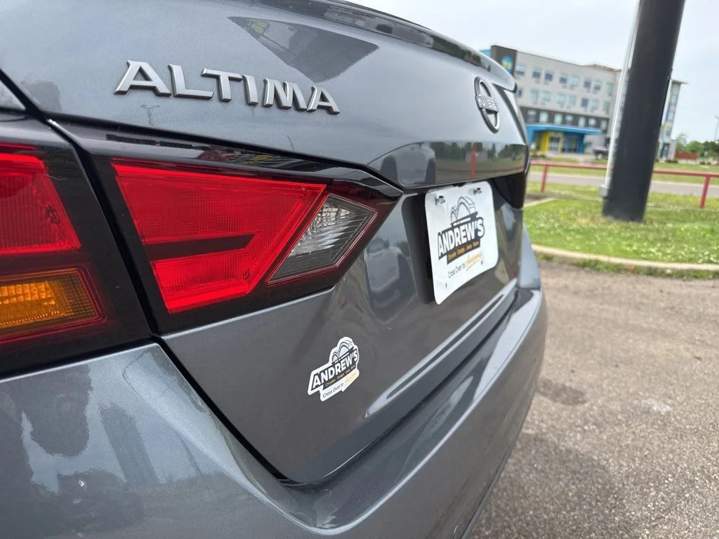 Used 2025 Gray Nissan 2.5 SV image 6
