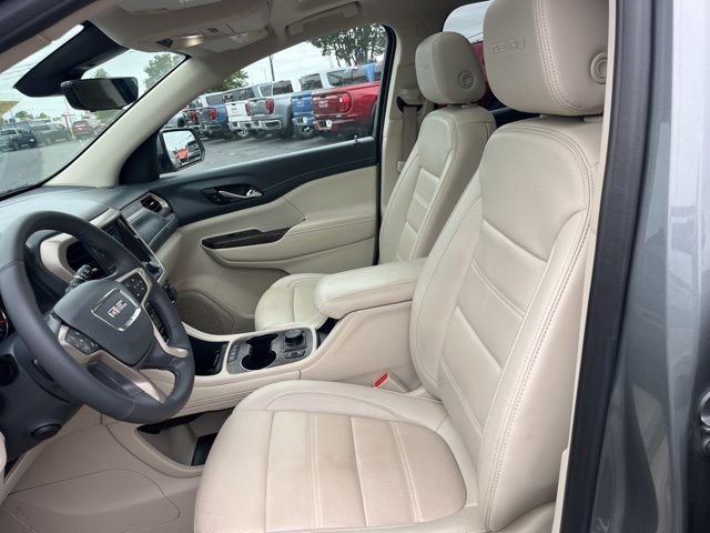 Used 2023 Silver GMC Denali image 8