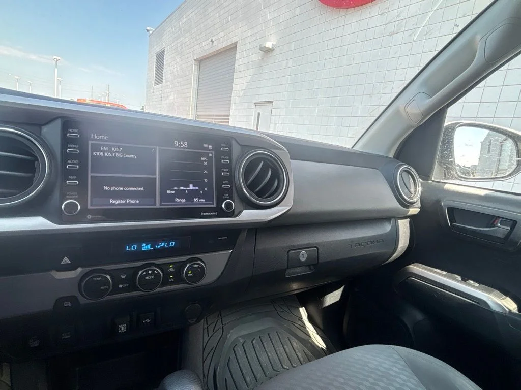 Used 2022 White Toyota SR5 image 15
