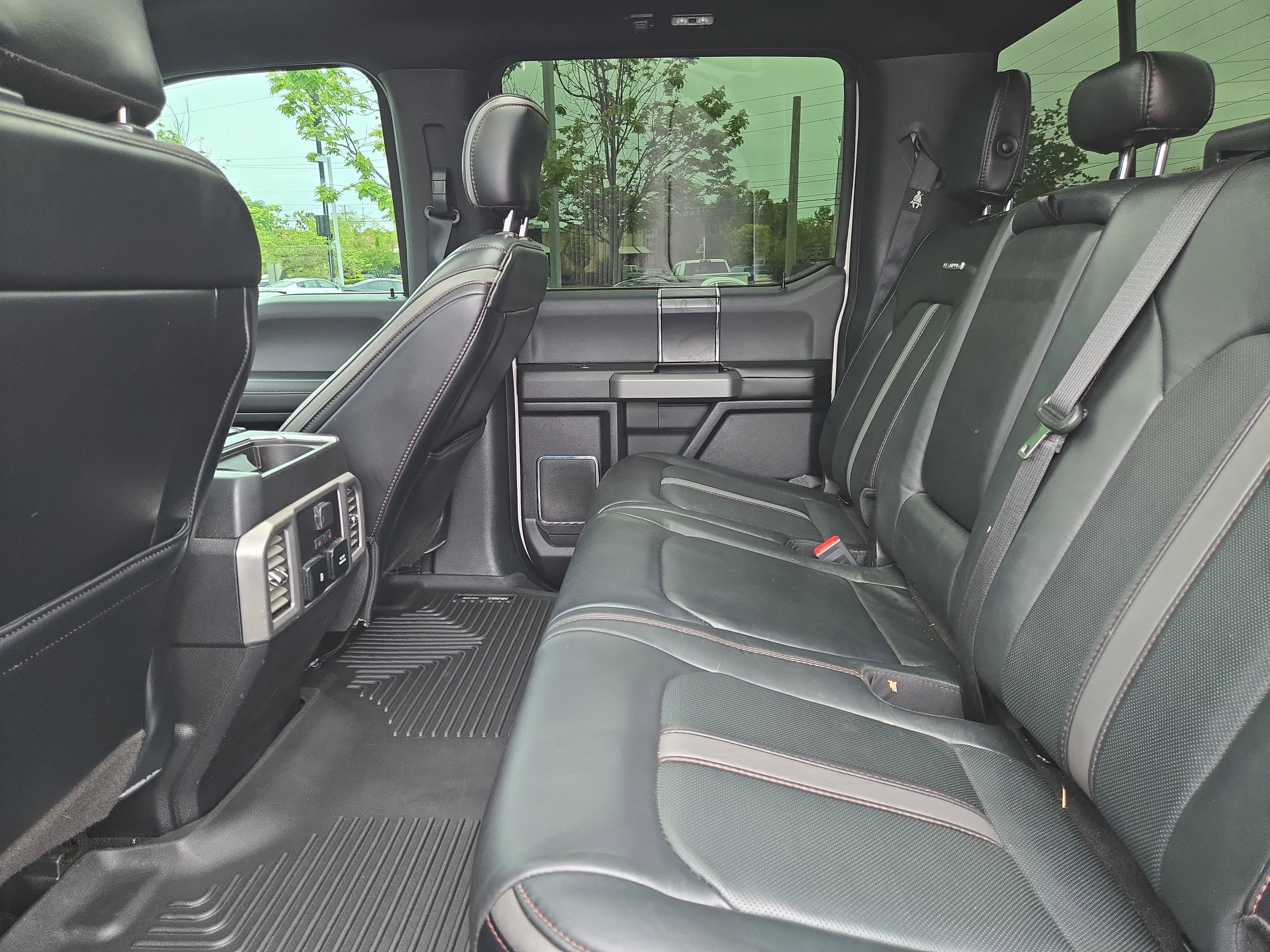 2019 Ford F-150 Platinum - Photo 13