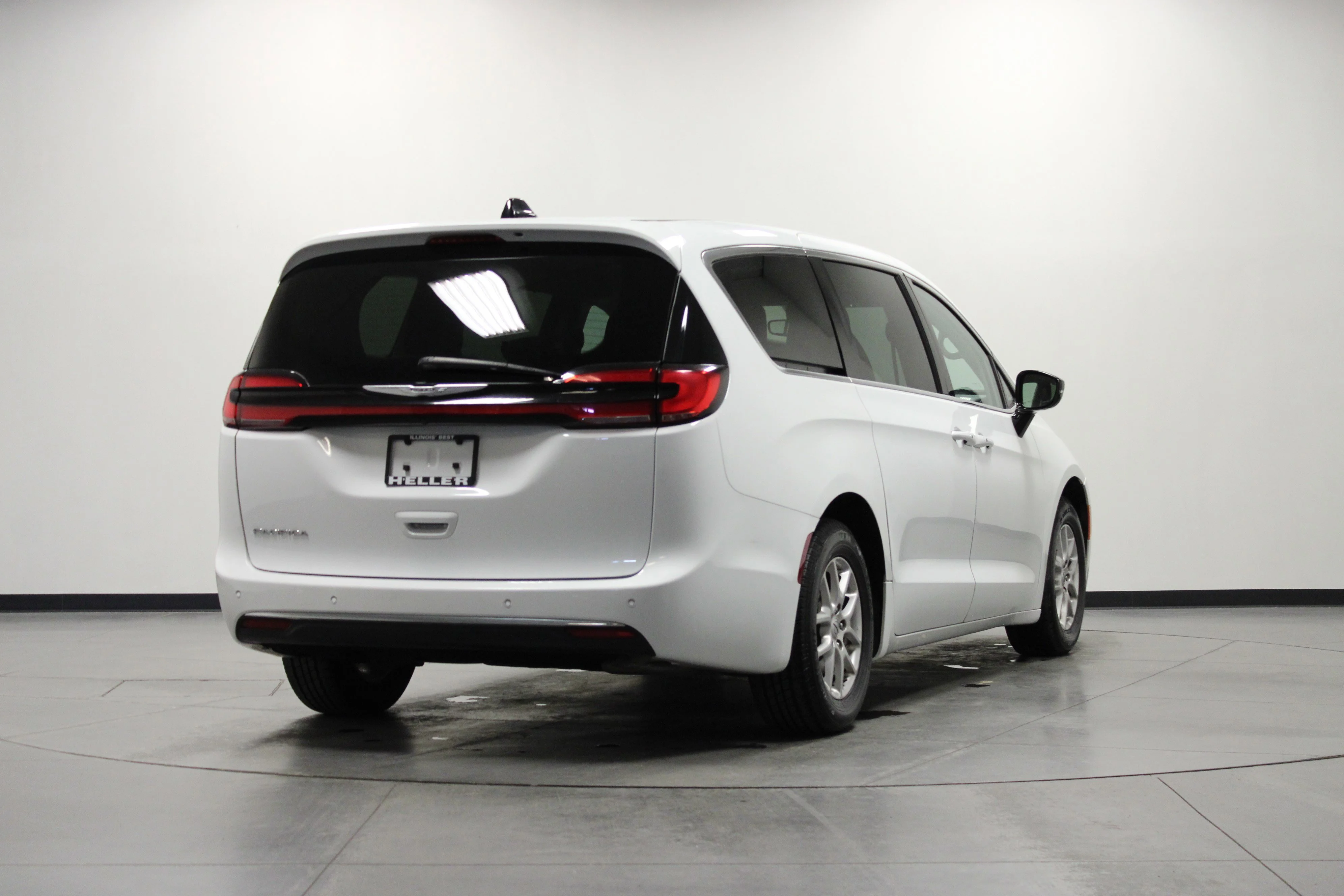 Used 2024 Bright White Clearcoat Chrysler Touring L image 4
