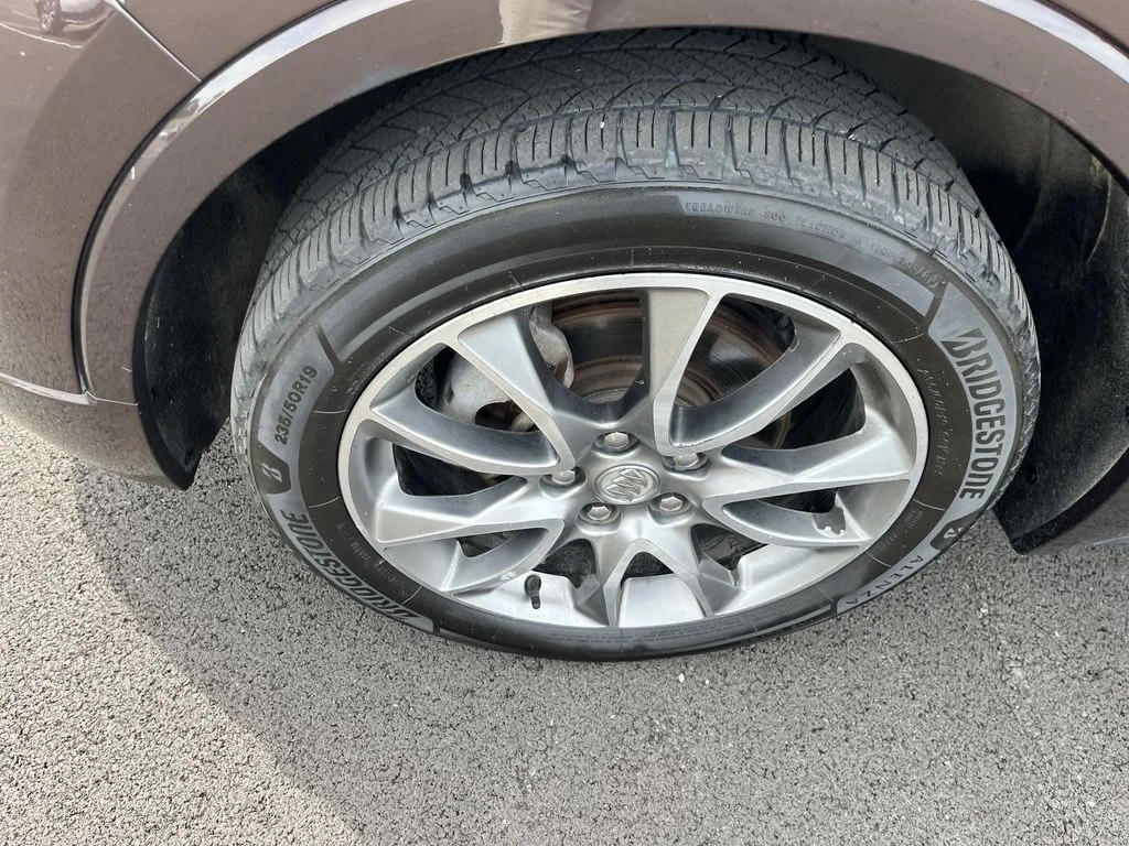 Used 2020 Brown Buick Essence image 10