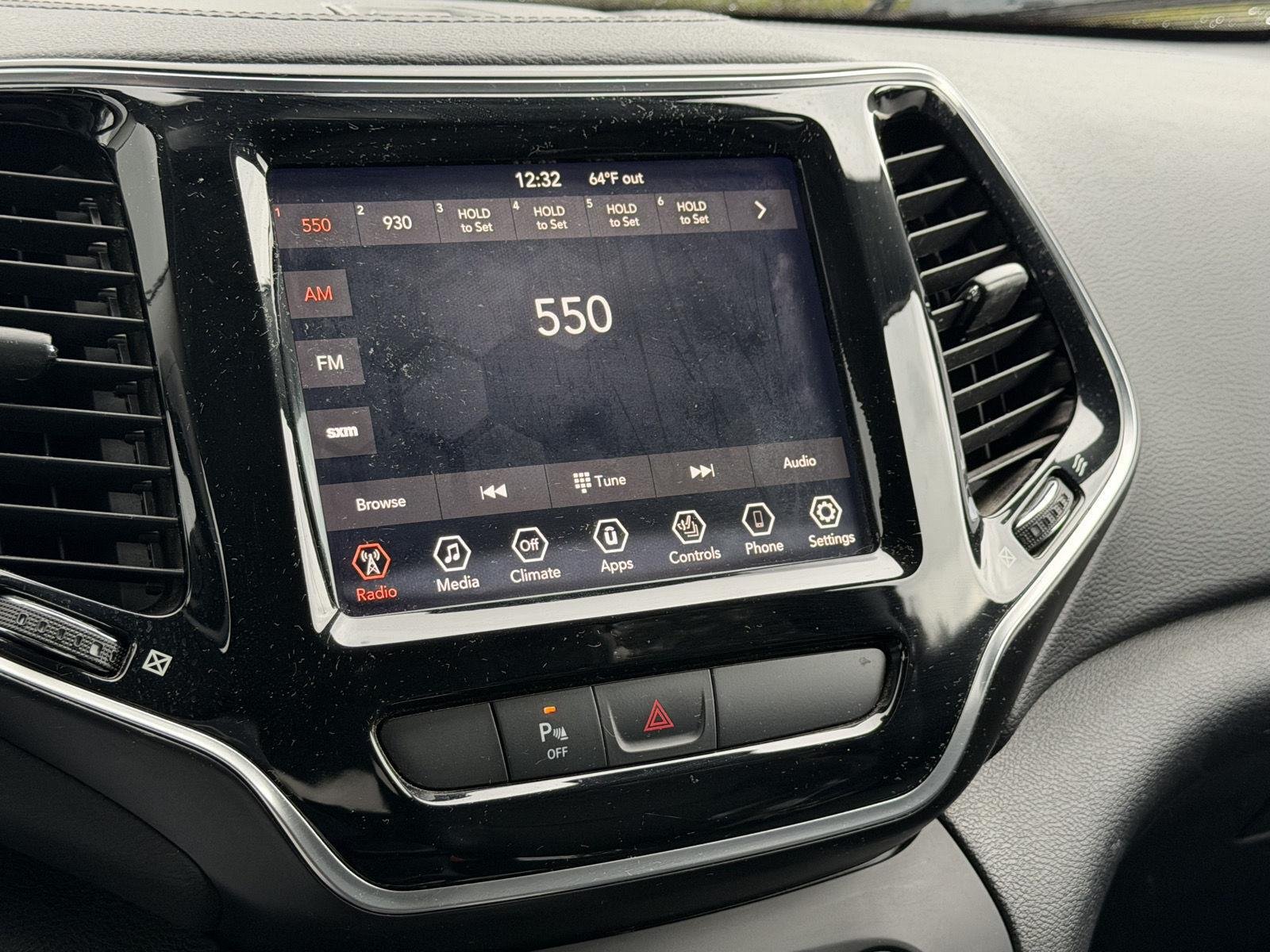 Used 2019 Bright White Clearcoat Jeep Limited image 5