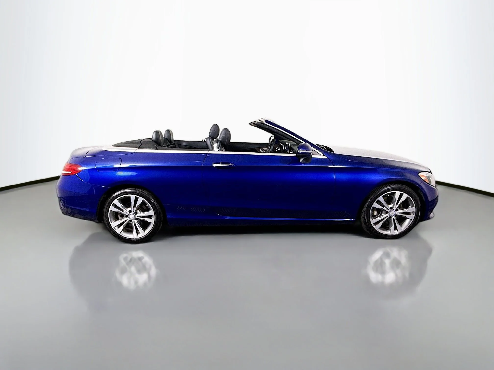 Used 2017 Brilliant Blue Metallic Mercedes-Benz C 300 image 34