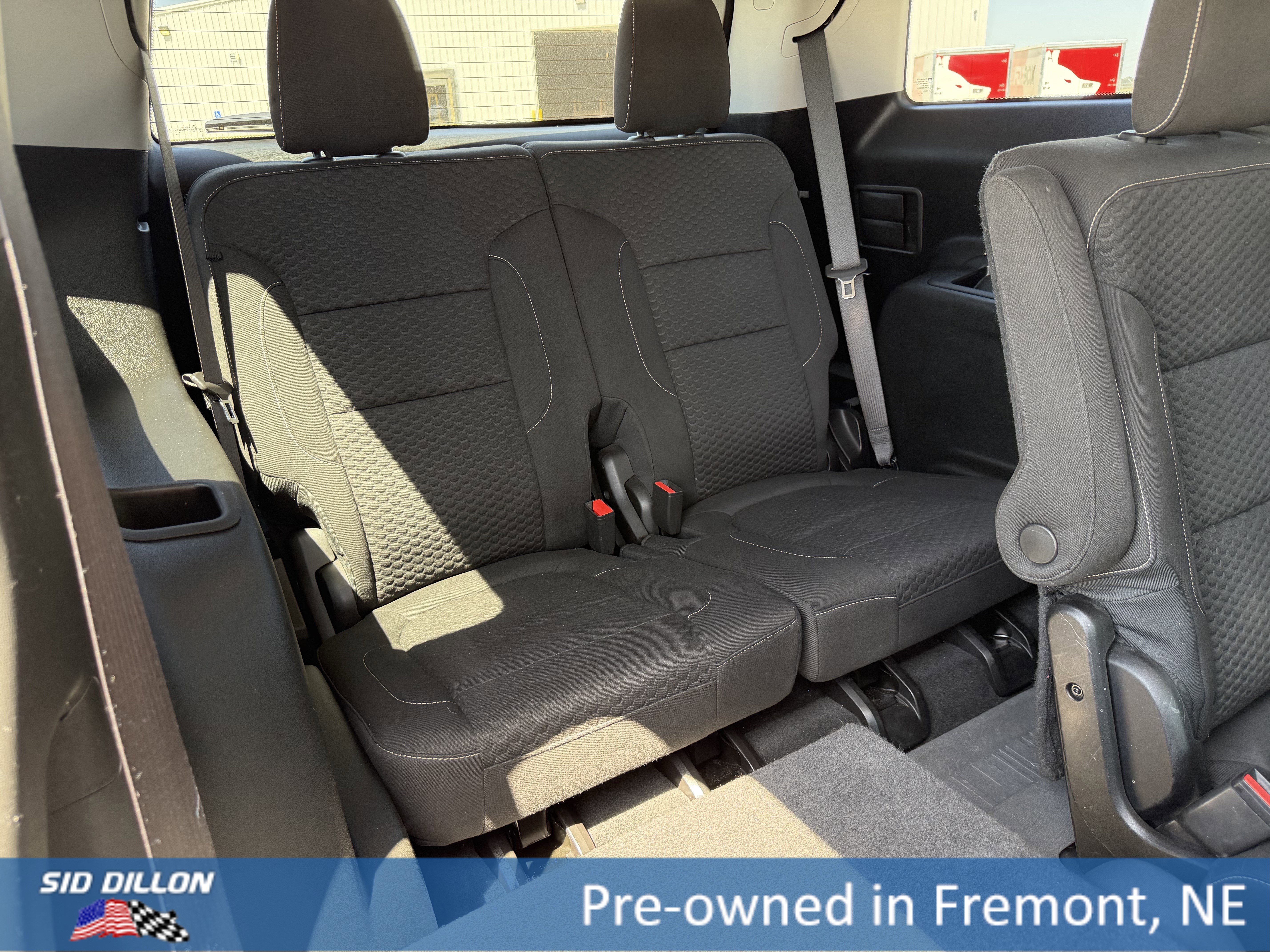 Used 2018 Iridium Metallic GMC SLE image 10