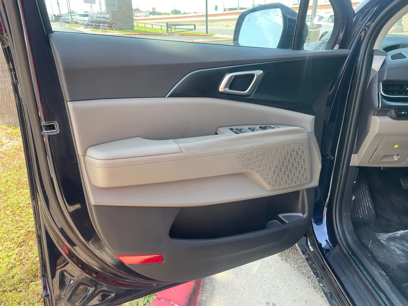 New 2027 Blue Kia LXS image 9