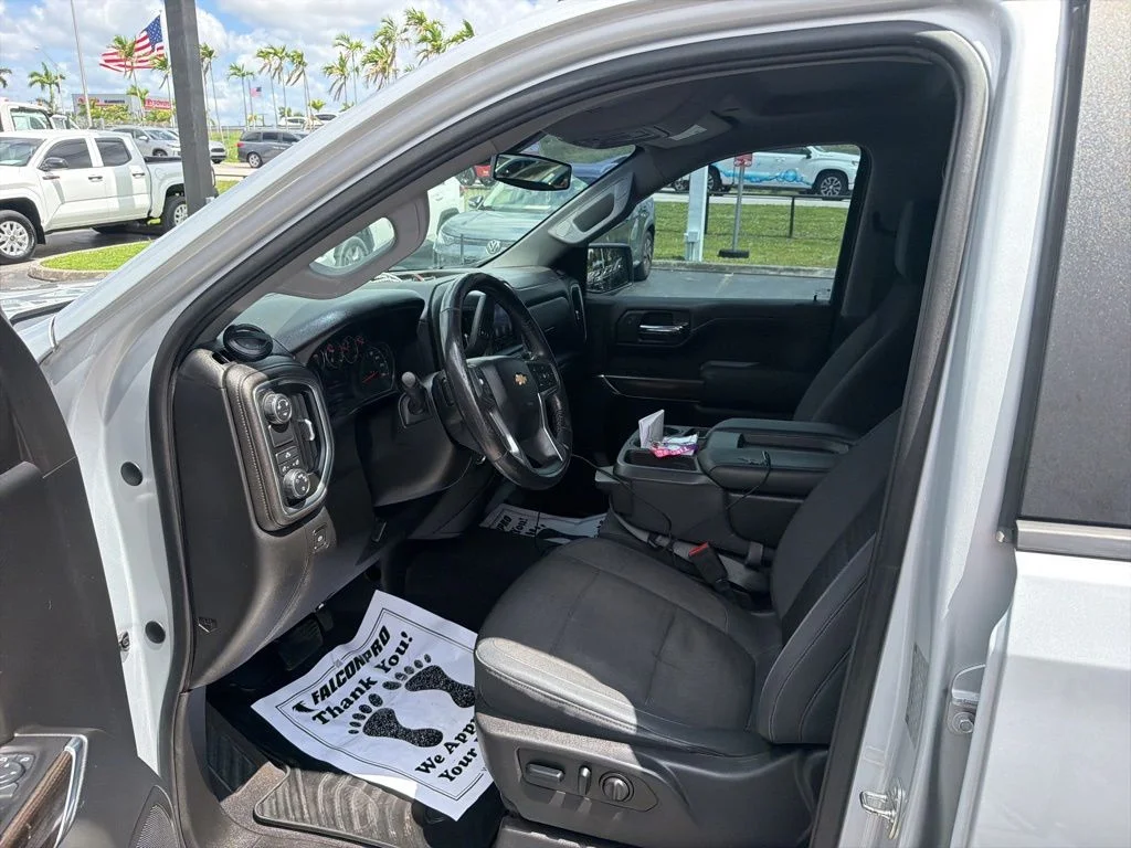 Used 2019 Silver Ice Metallic Chevrolet LT image 7