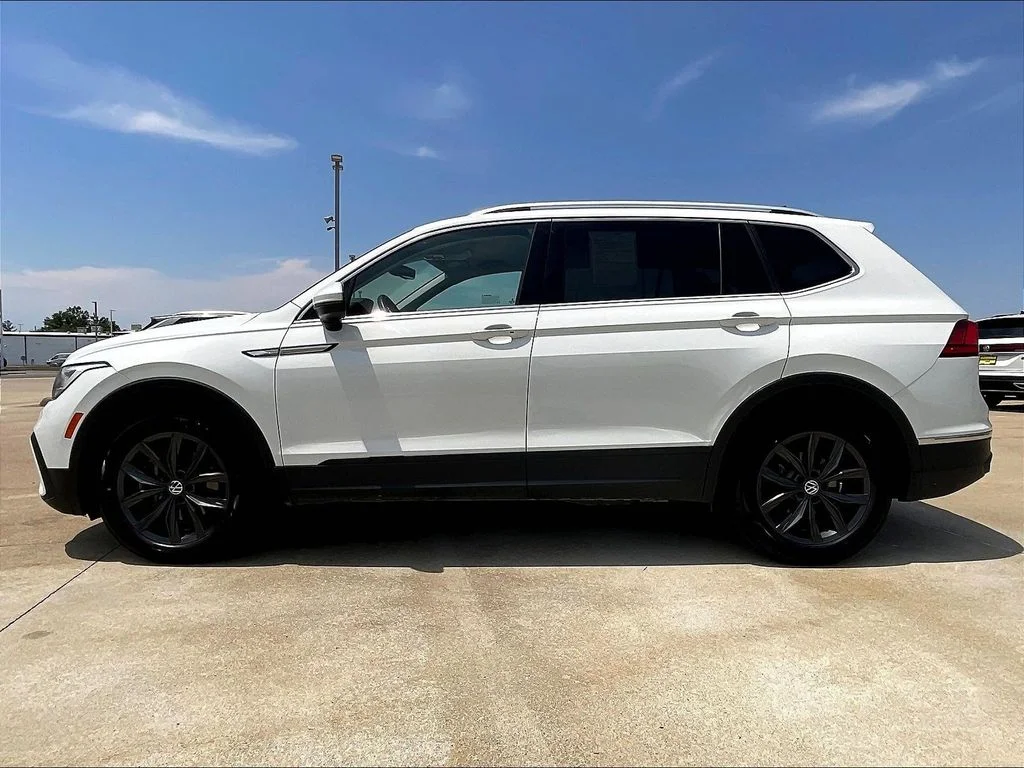 Used 2022 White Volkswagen 2.0T SE image 3