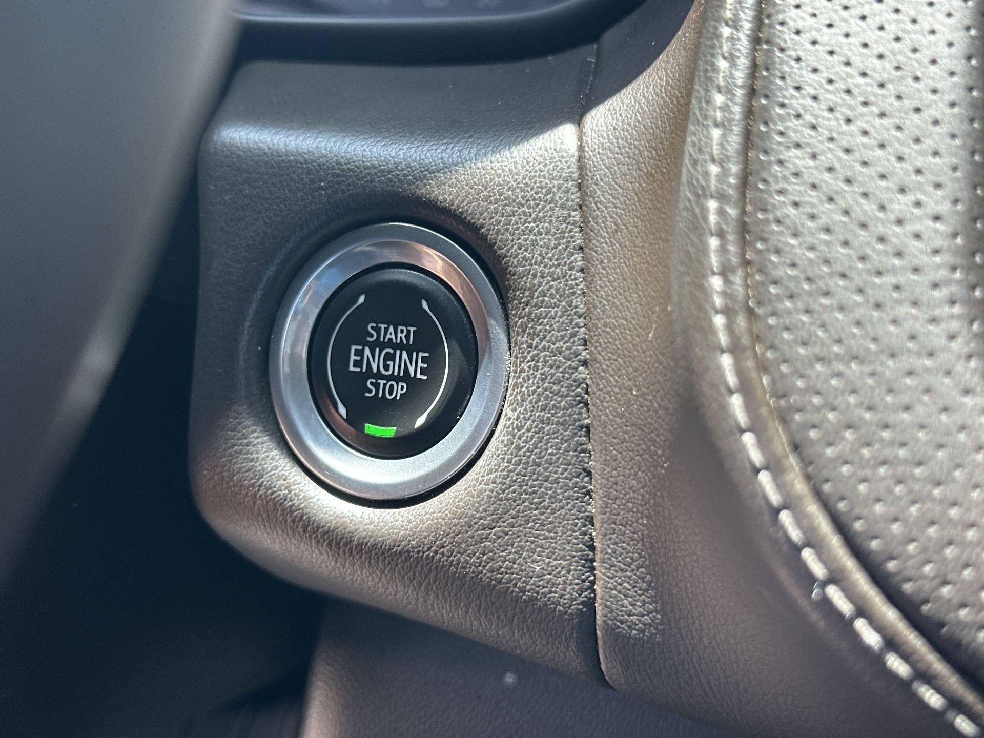 2022 GMC Yukon XL SLT - Photo 17