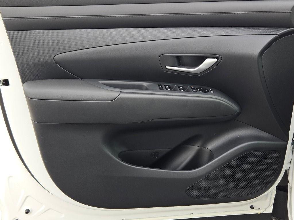 New 2026 White Hyundai SE AWD image 19