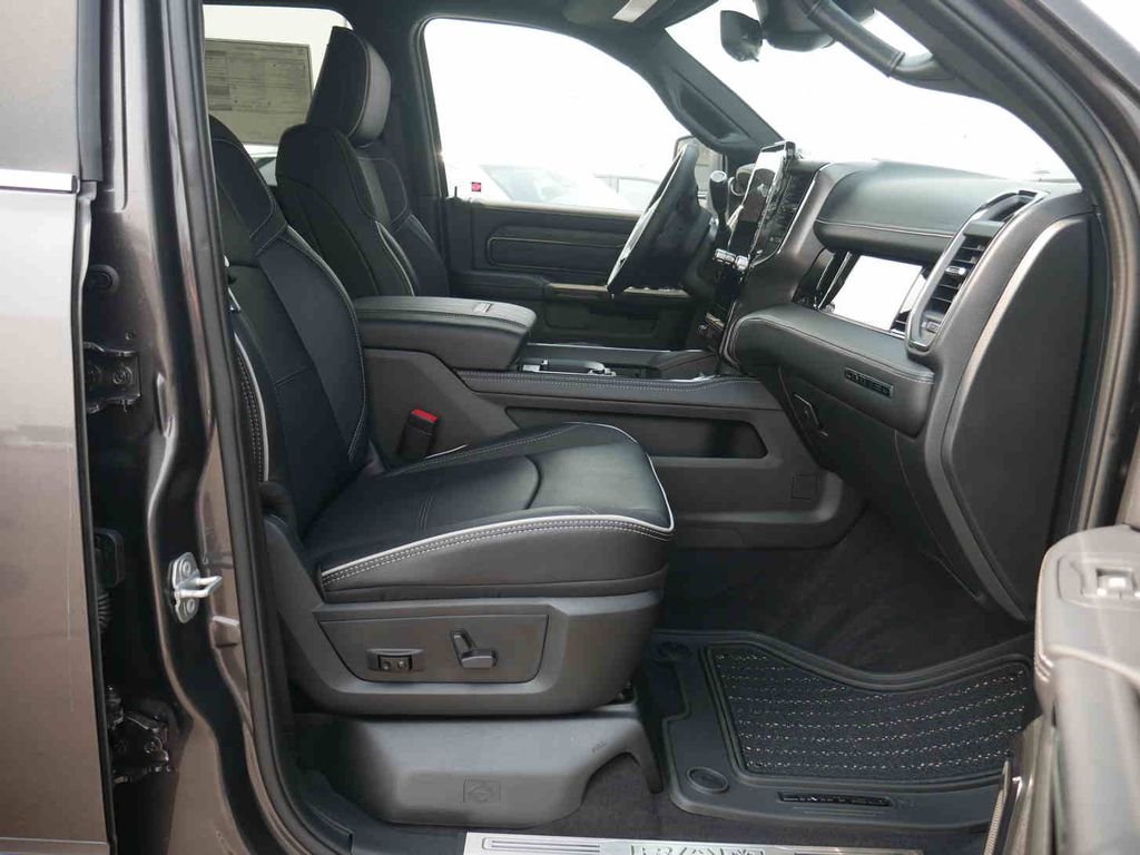 2026 RAM 3500 Limited - Photo 38