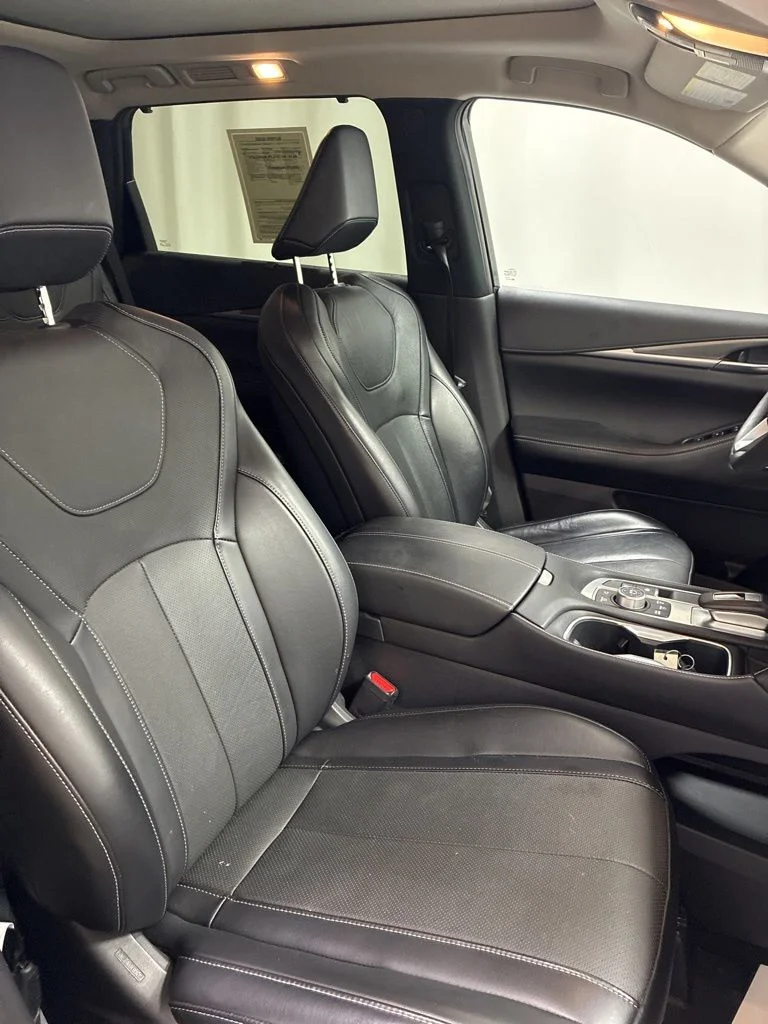Used 2023 Gray INFINITI LUXE image 33